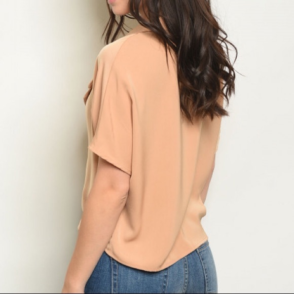 Cream button down blouse 👚 - Picture 2 of 2